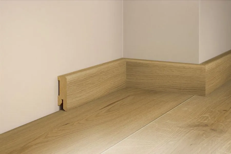 16x50 mm Sockelleiste, EICHE furniert