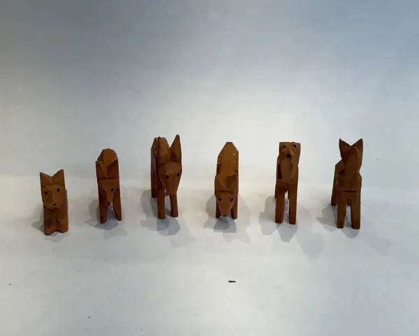 \\SW-AG\AllgeierSchoedel\Bilder Onlineshop\Basteln_Reinsdorf\Figuren geschnitzt\Rehgruppe 4 cm 6-teilig, braun geschnitzt.jpeg