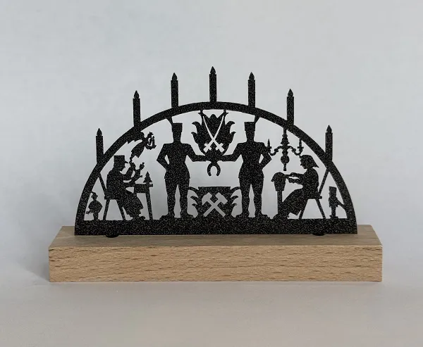\\SW-AG\AllgeierSchoedel\Bilder Onlineshop\Basteln_Reinsdorf\Mini Schwibbogen\1_Schwibbogen Bergmann mittel, Metall auf Holzsockel.jpeg